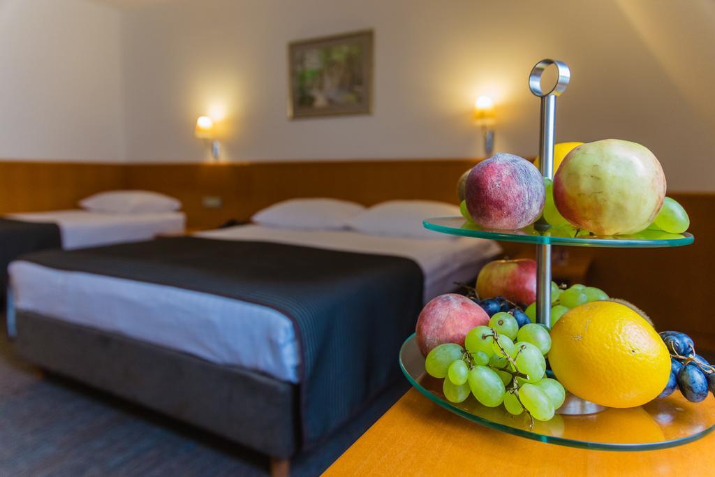 Hotel Grabovac พลิตวิชกา เยเซรา ภายนอก รูปภาพ