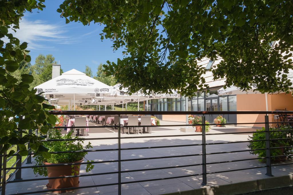 Hotel Grabovac พลิตวิชกา เยเซรา ภายนอก รูปภาพ