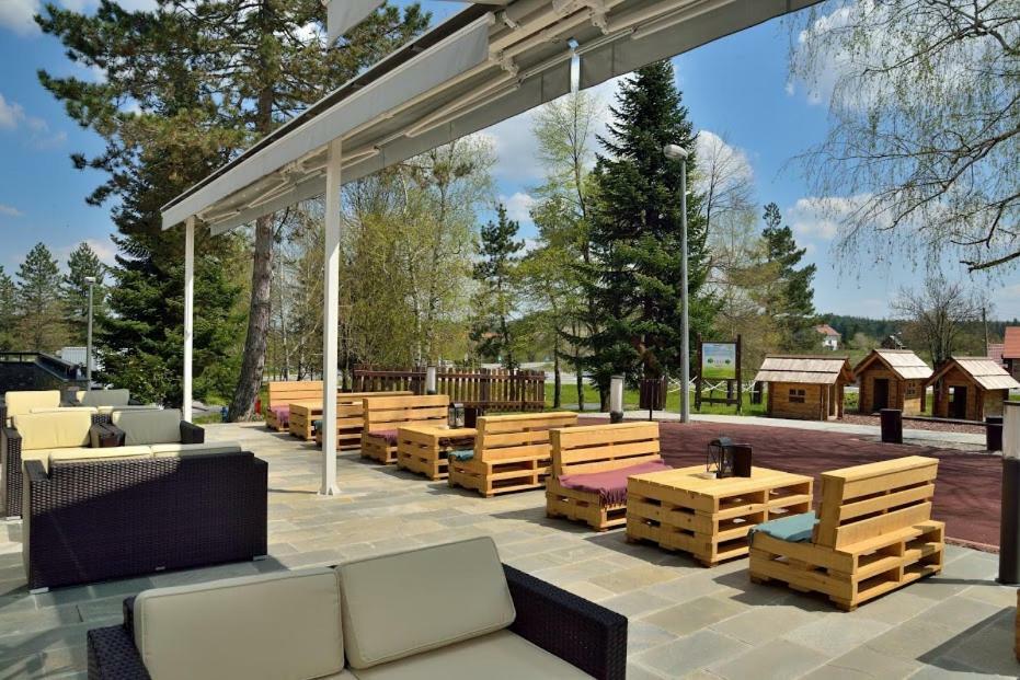Hotel Grabovac พลิตวิชกา เยเซรา ภายนอก รูปภาพ