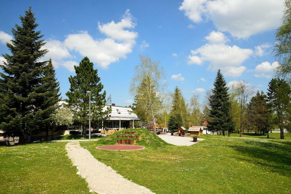 Hotel Grabovac พลิตวิชกา เยเซรา ภายนอก รูปภาพ